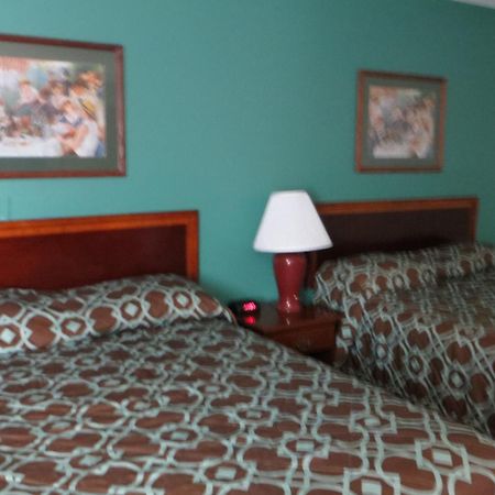 Hotel Super 8 By Wyndham Hudson Habitación foto