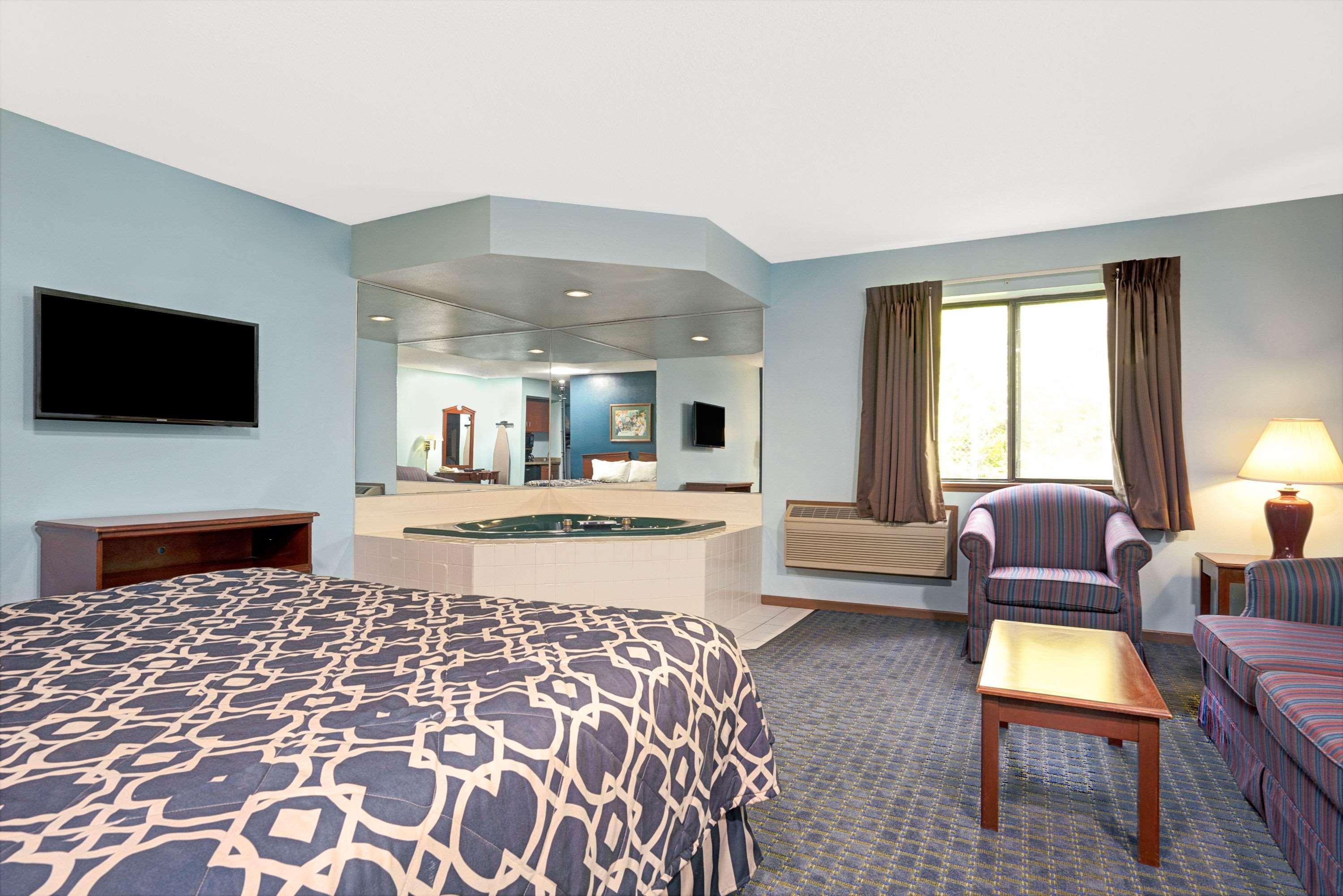 Hotel Super 8 By Wyndham Hudson Exterior foto
