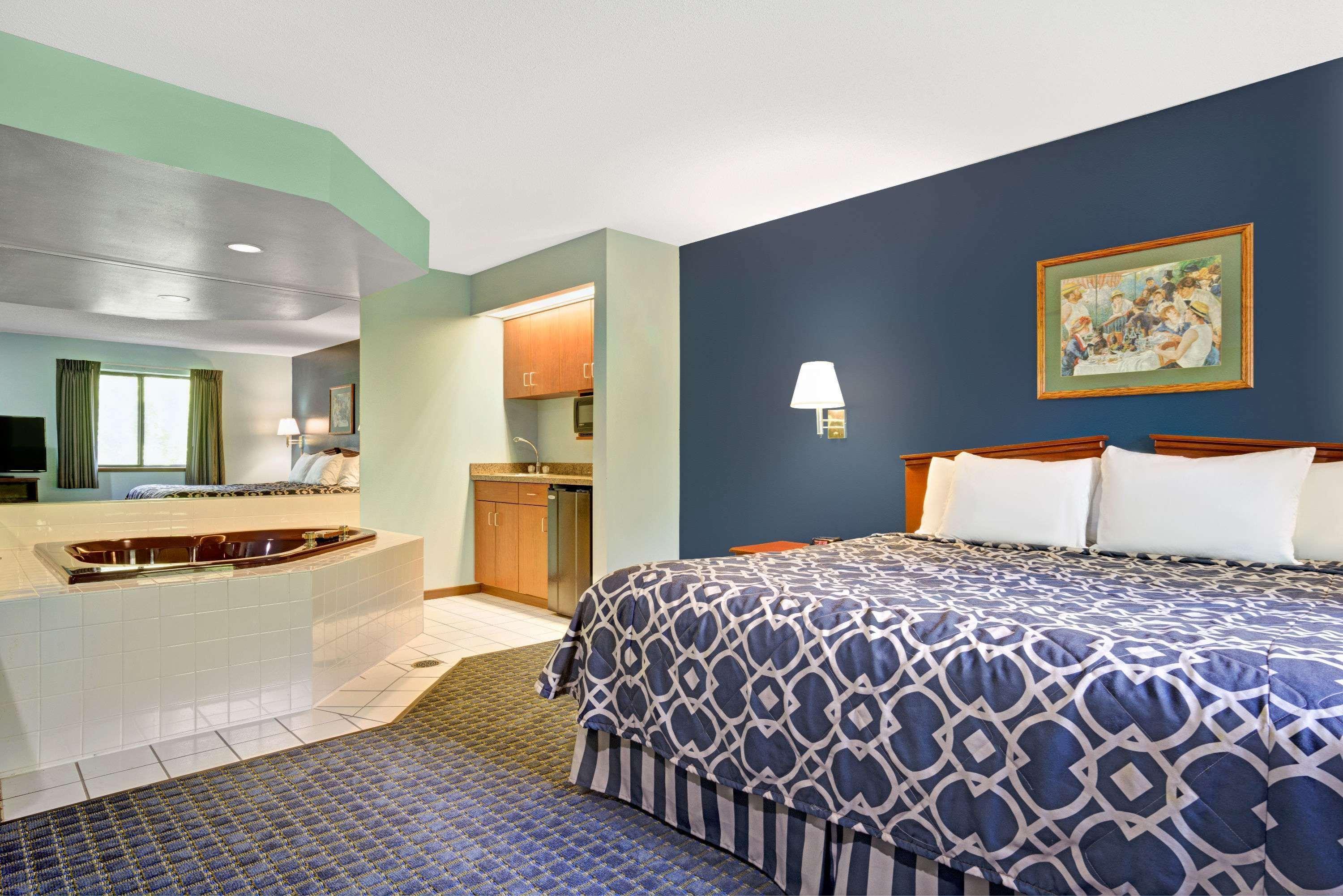 Hotel Super 8 By Wyndham Hudson Exterior foto